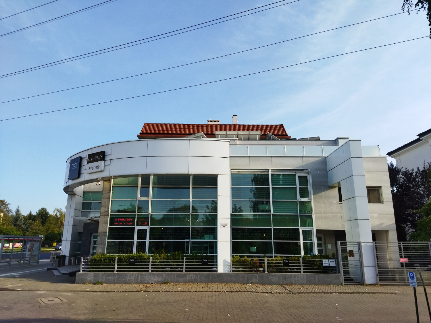 Zdjęcie architektury budynku Budynek usługowo-biurowy